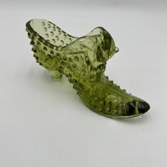 Fenton Glass Green Hobnail Cat Slipper Shoe in Excellent Condition - Picture 1 of 9